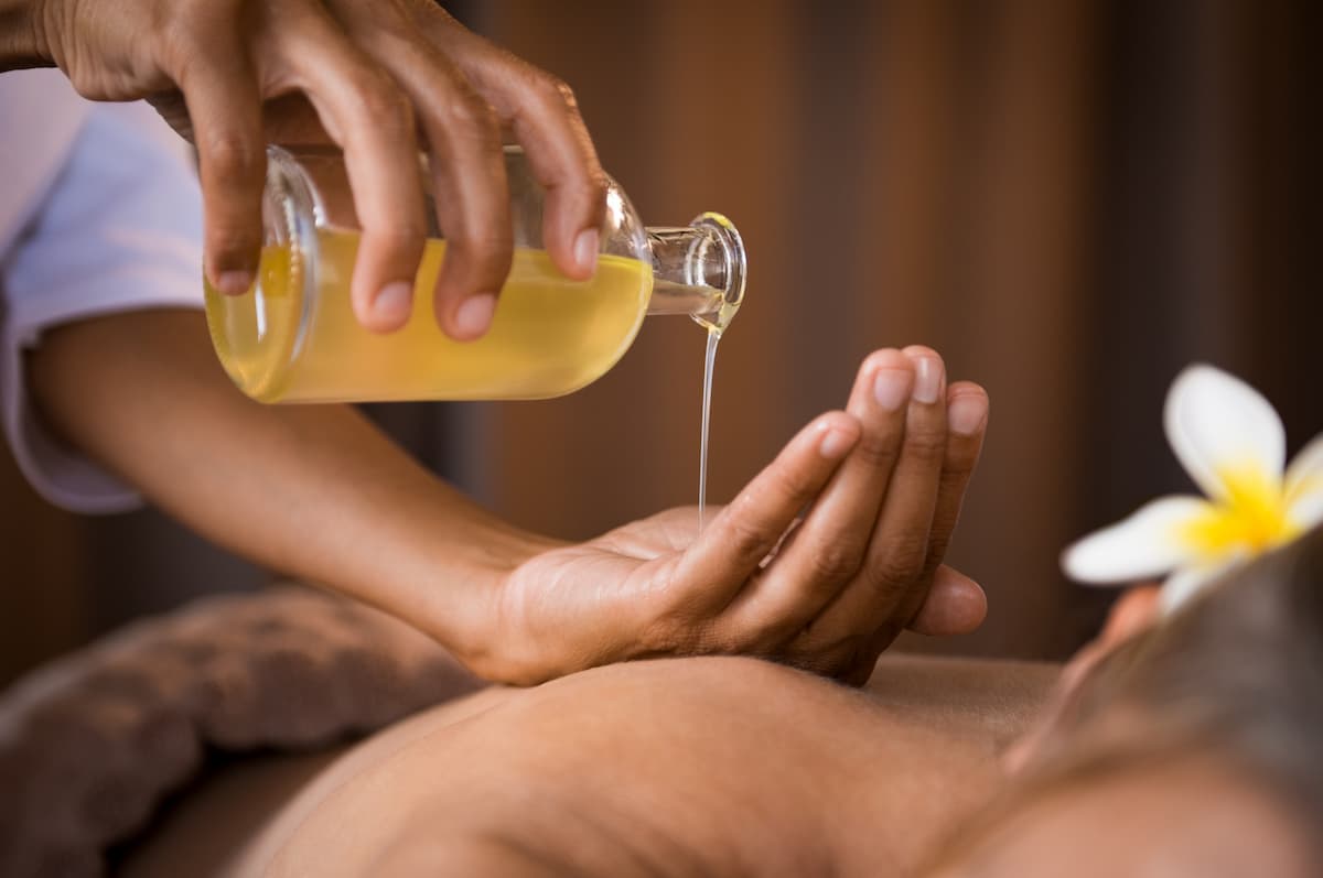 Massage au CBD : alternative intéressante pour soulager le mal de dos
