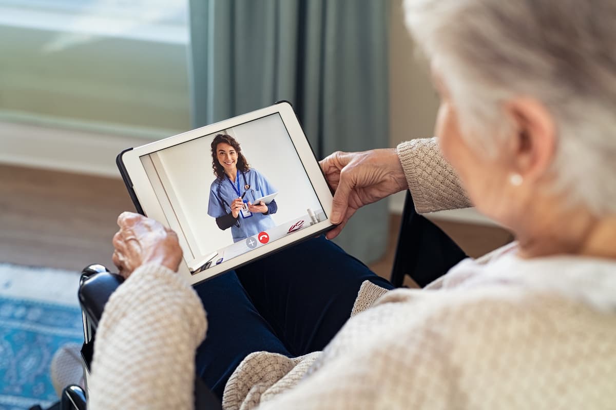 Tout savoir sur la téléassistance pour personnes âgées