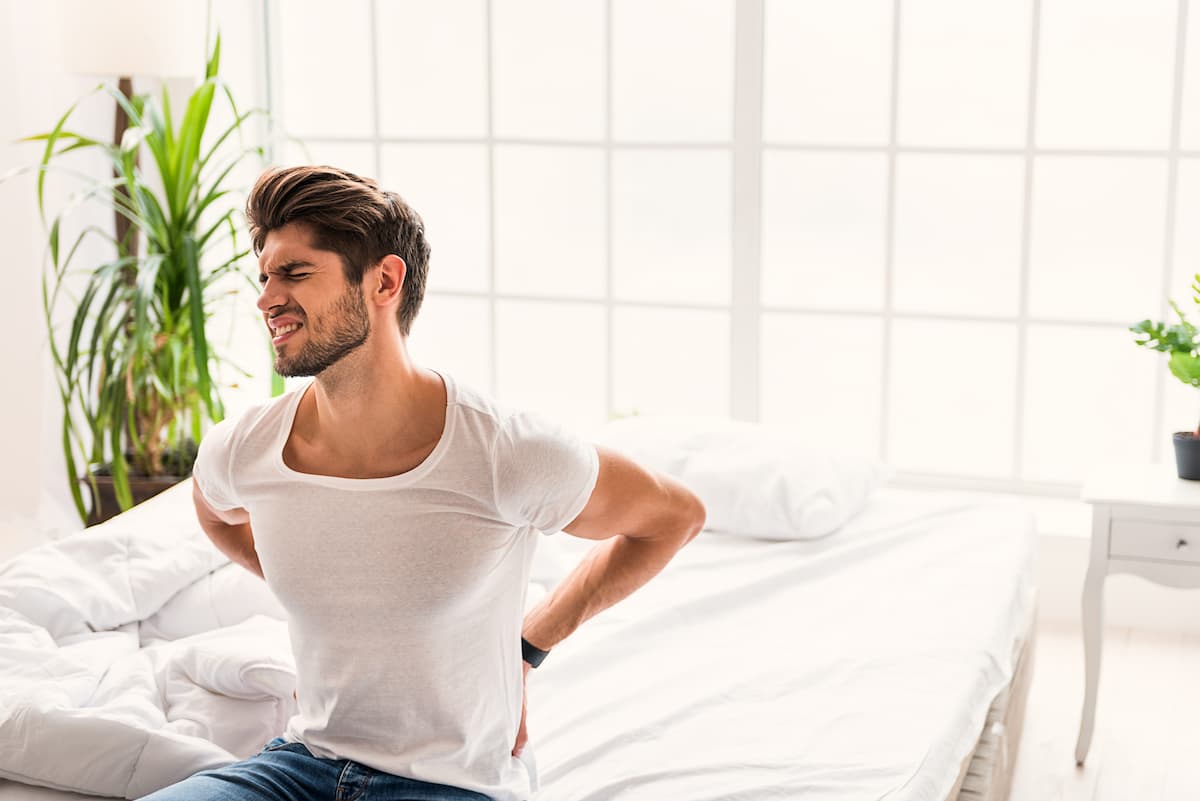 Comment savoir si c’est le lit qui nous fait mal au dos ?